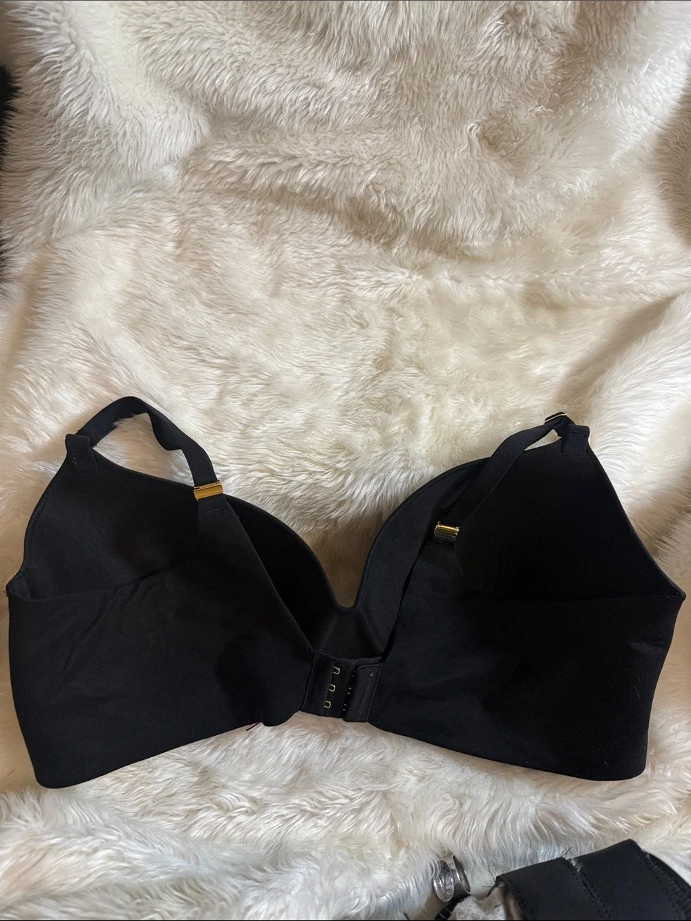 Victoria’s Secret Black Full Coverage Underwire Bra Size 40D Gold Har